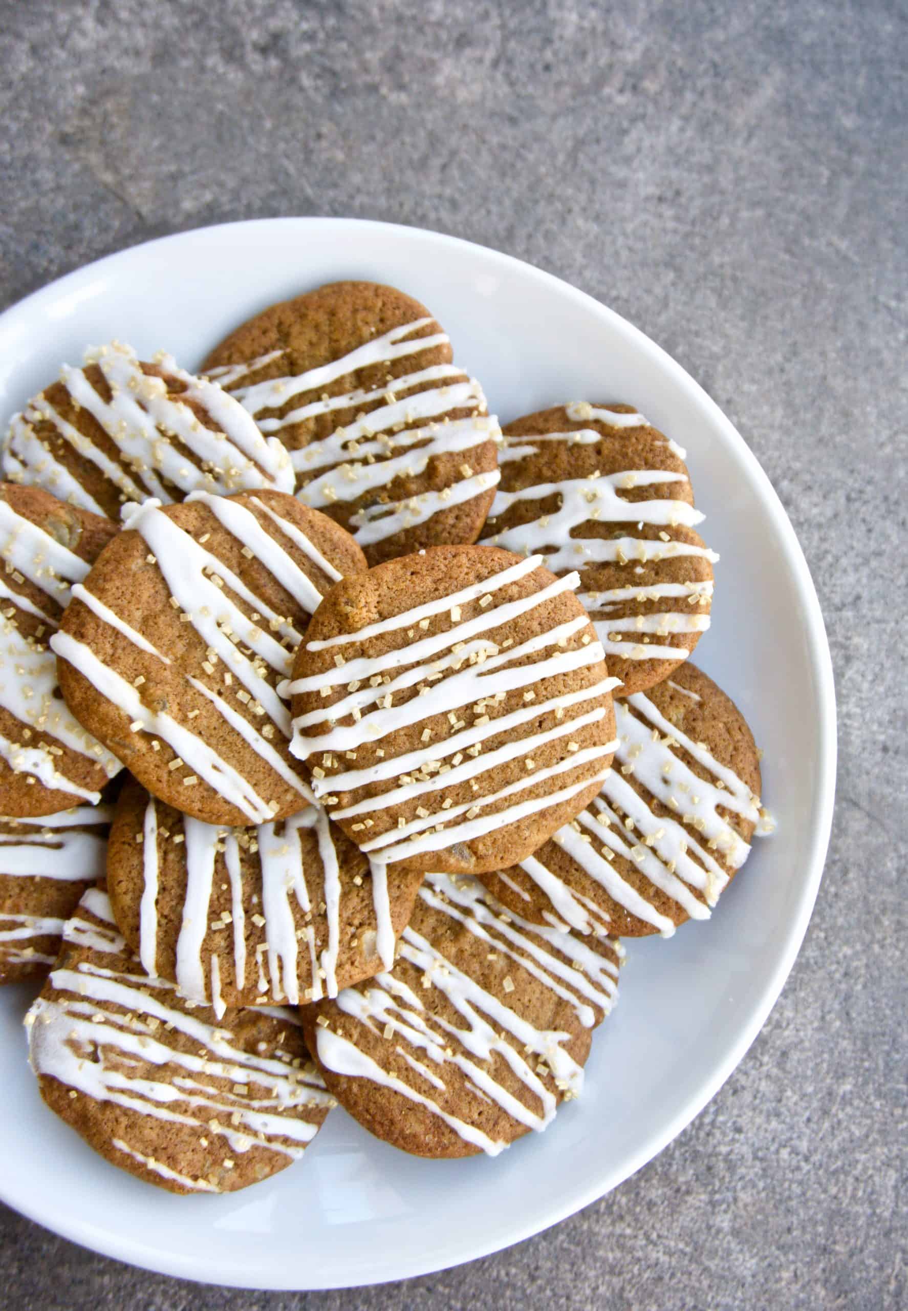The prettiest ginger snaps on a white plate
