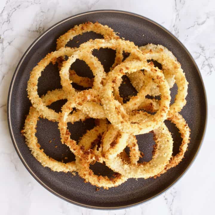 Baked Onion Rings - Yummy Noises